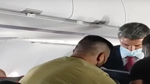 La crise de nerf d'un enfant dans un avion fait le tour de la toile...